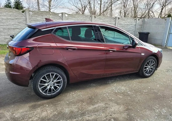 Opel Astra cena 47700 przebieg: 138000, rok produkcji 2017 z Bieżuń małe 137
